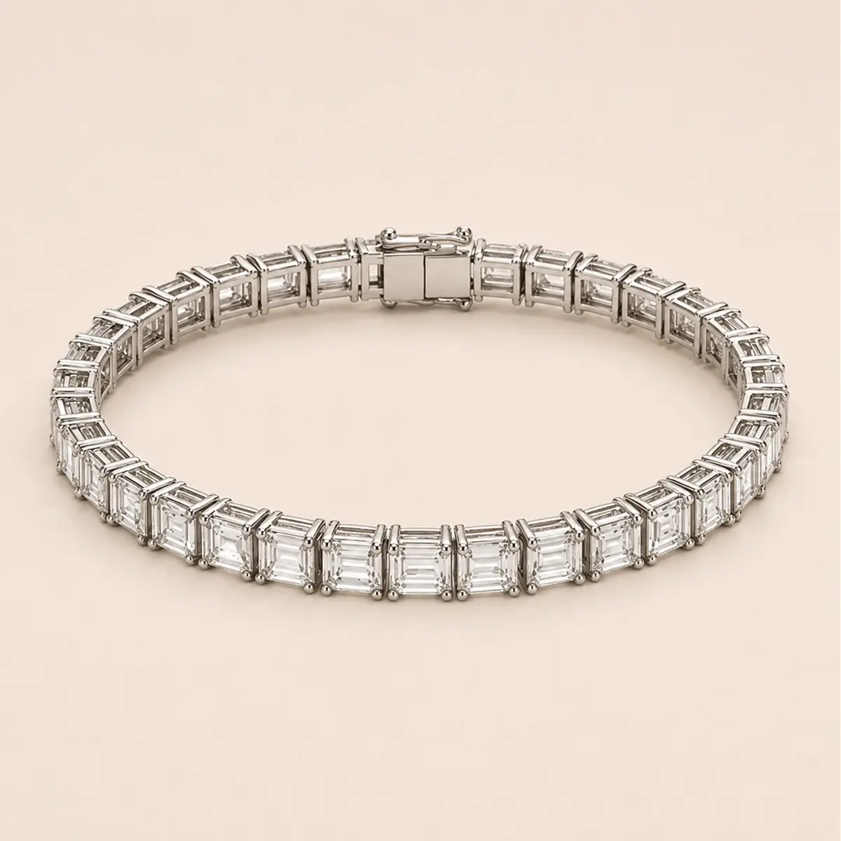 The Émeraude Tennis diamond jewellery