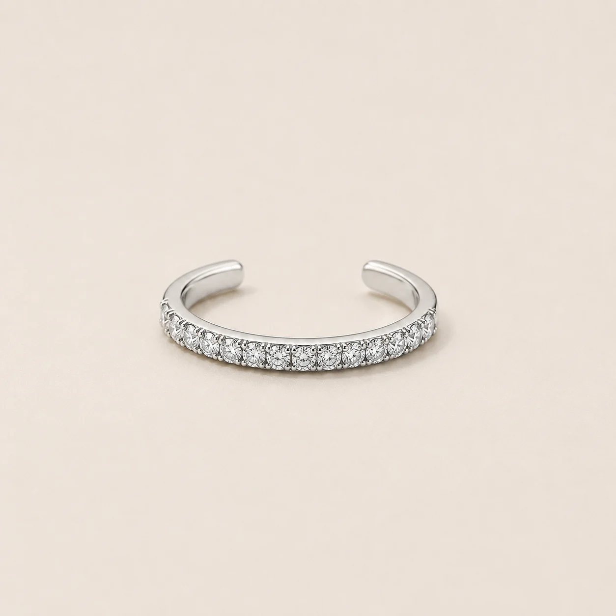 The Éclat Ear Cuff diamond jewellery